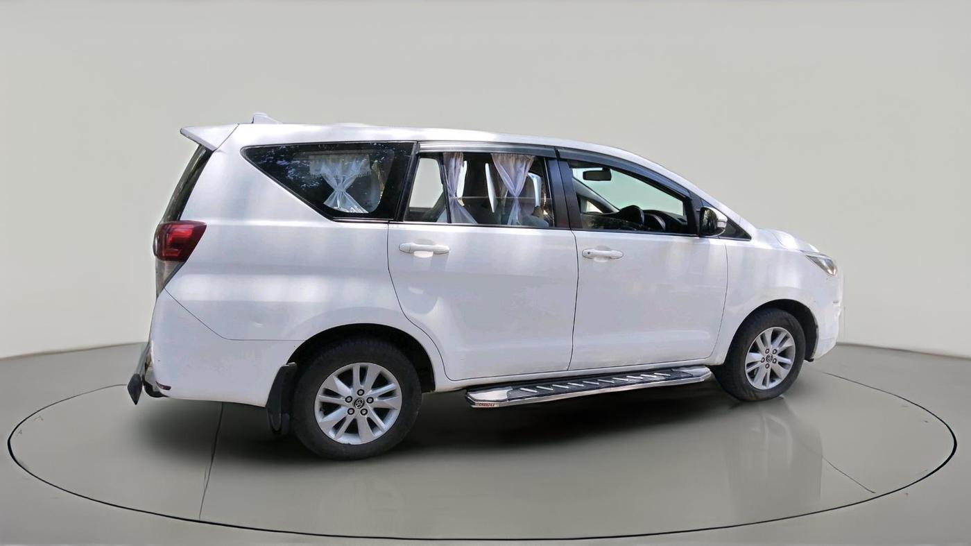 2017 Toyota Innova Crysta 2.4 GX 8 STR, Diesel, Manual, 1,49,000 km, exterior