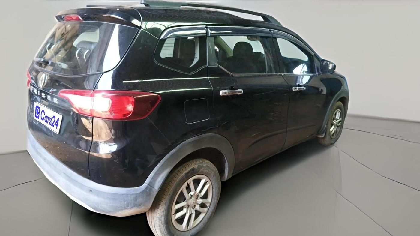 2024 Renault TRIBER RXT, Petrol, Manual, 25,723 km, exterior