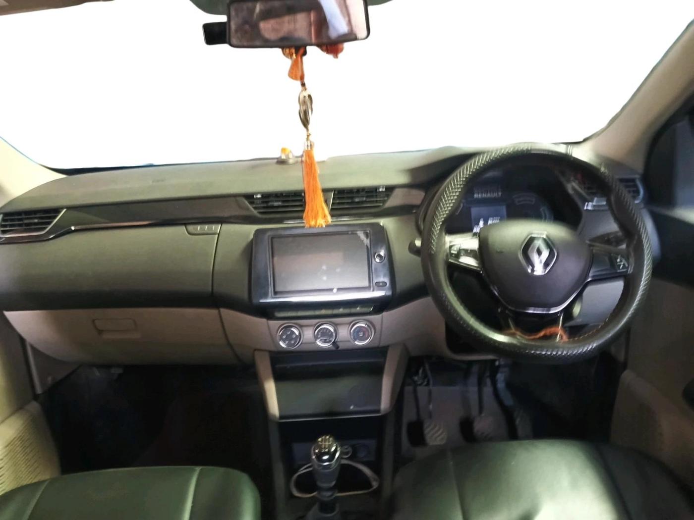 2024 Renault TRIBER RXT, Petrol, Manual, 25,723 km, interior