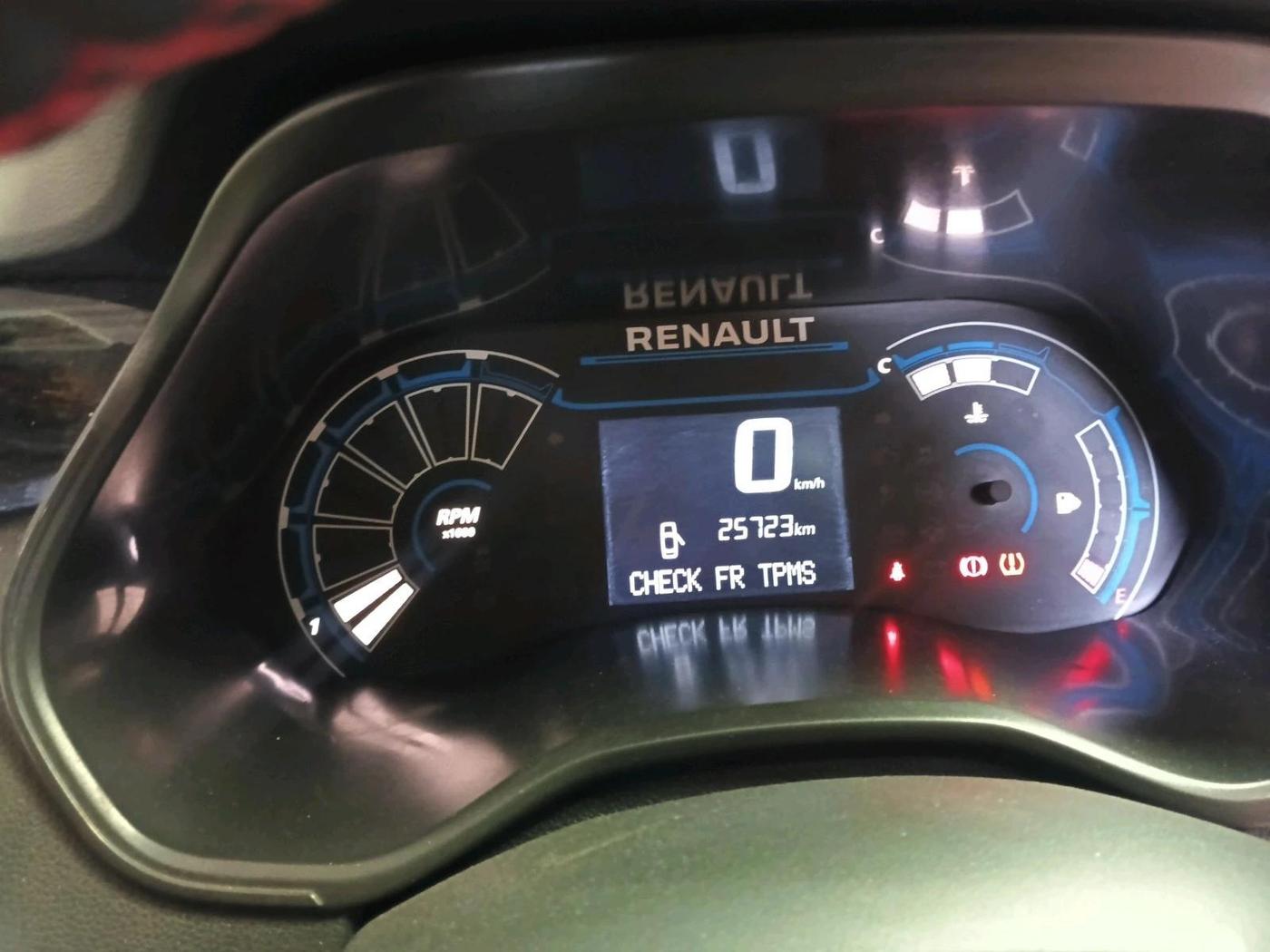 2024 Renault TRIBER RXT, Petrol, Manual, 25,723 km, interior