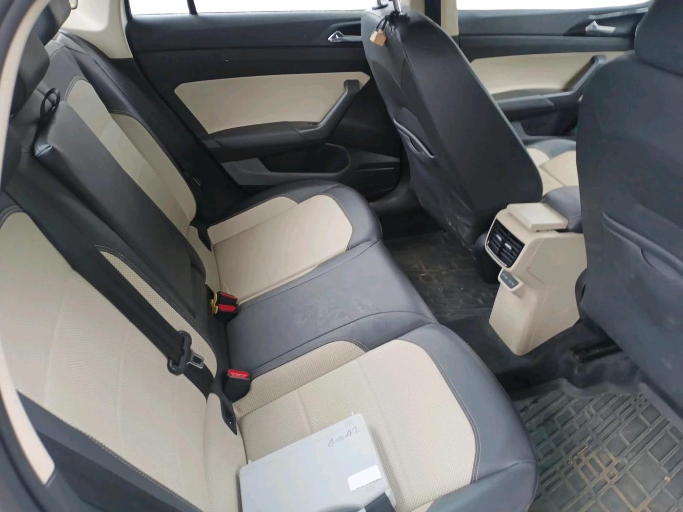 2022 Skoda SLAVIA STYLE 1.0L TSI MT, Petrol, Manual, 50,763 km, interior