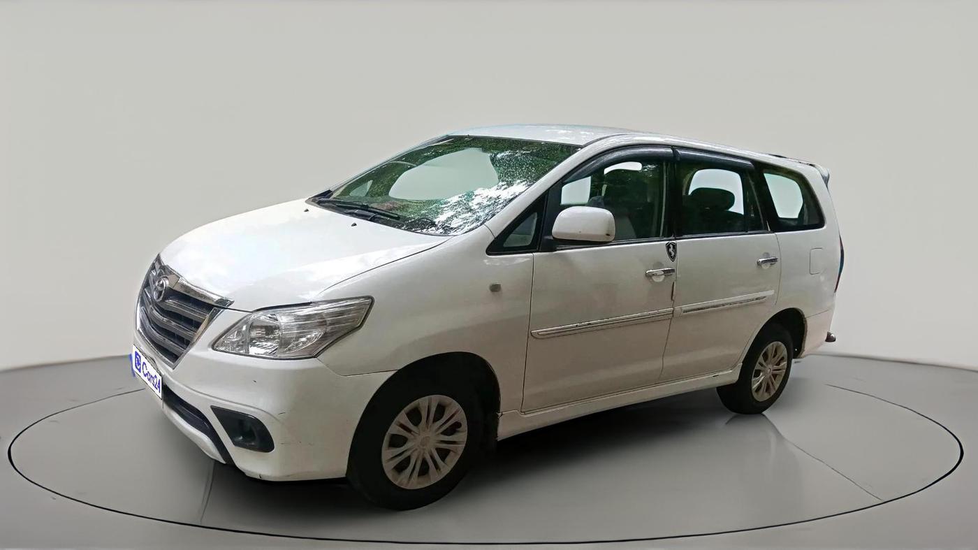 2013 Toyota Innova 2.5 GX 7 STR, Diesel, Manual, 2,60,970 km, exterior