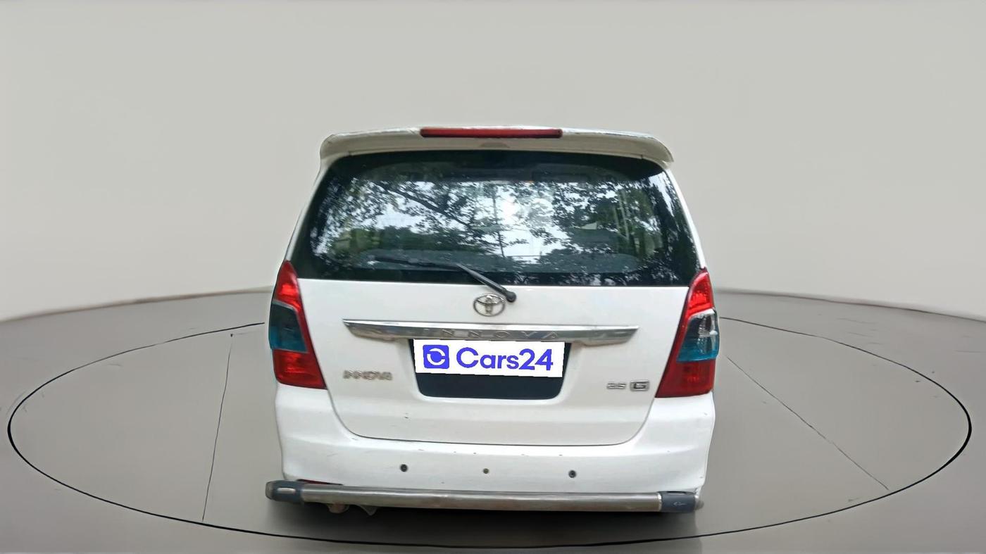 2013 Toyota Innova 2.5 GX 7 STR, Diesel, Manual, 2,60,970 km, exterior
