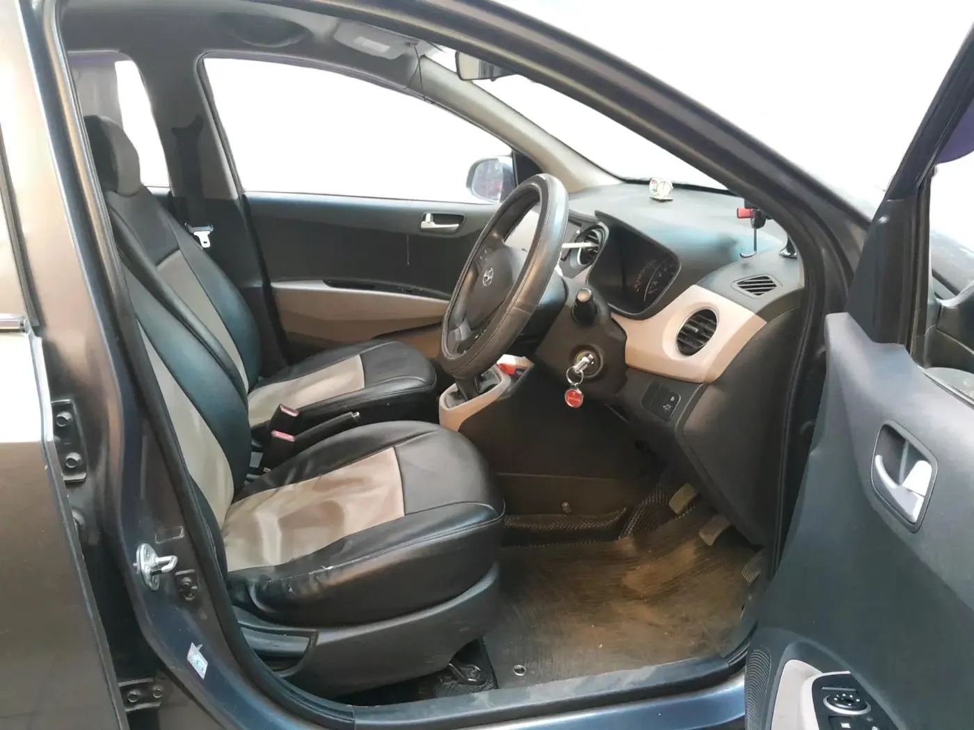 2018 Hyundai Grand i10 SPORTZ 1.2 KAPPA VTVT, Petrol, Manual, 46,969 km, interior