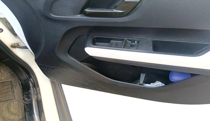 2022 Tata PUNCH PURE MT, Petrol, Manual, 23,073 km, interior