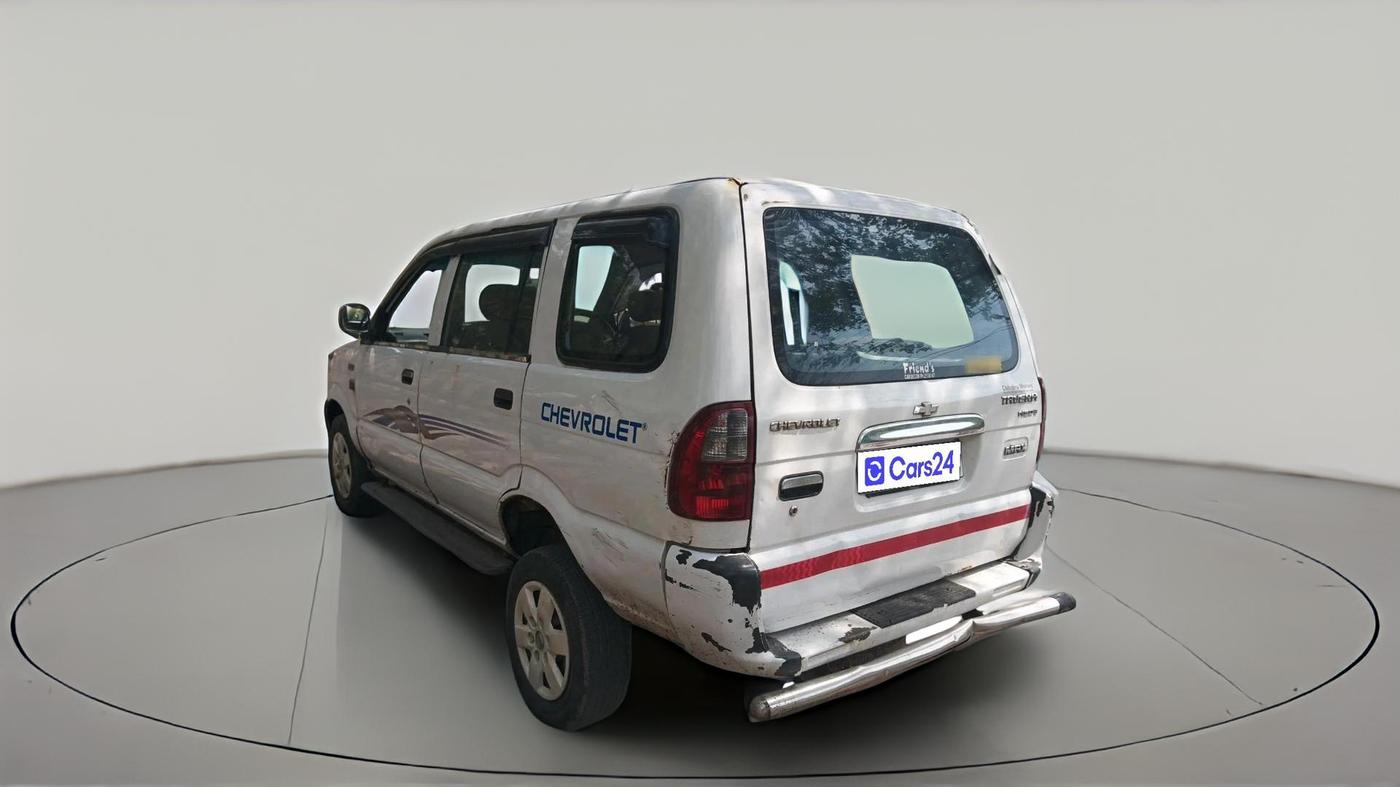 2012 Chevrolet Tavera NEO 3 7 STR BS III, Diesel, Manual, 3,30,863 km, exterior