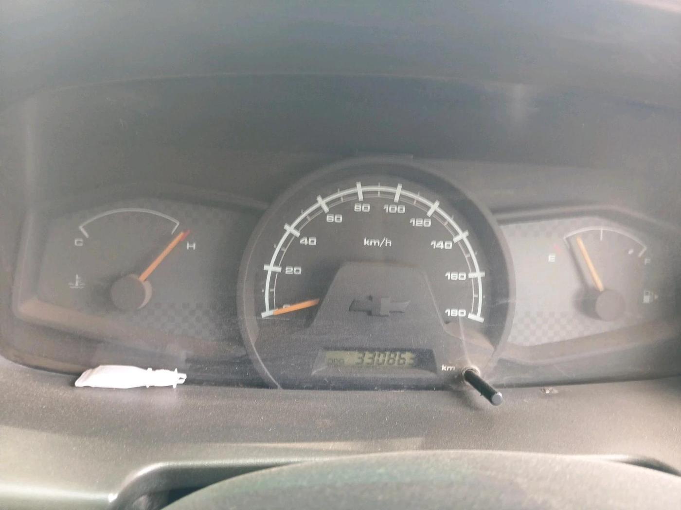 2012 Chevrolet Tavera NEO 3 7 STR BS III, Diesel, Manual, 3,30,863 km, interior