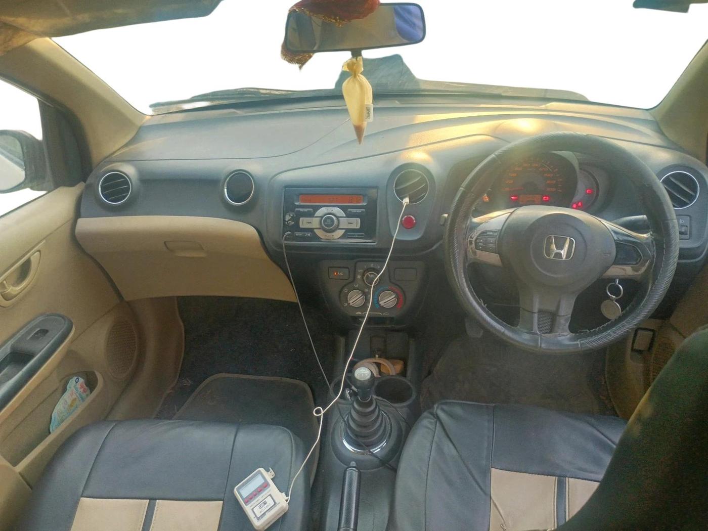 2014 Honda Amaze 1.5L I-DTEC S, Diesel, Manual, 1,65,432 km, interior