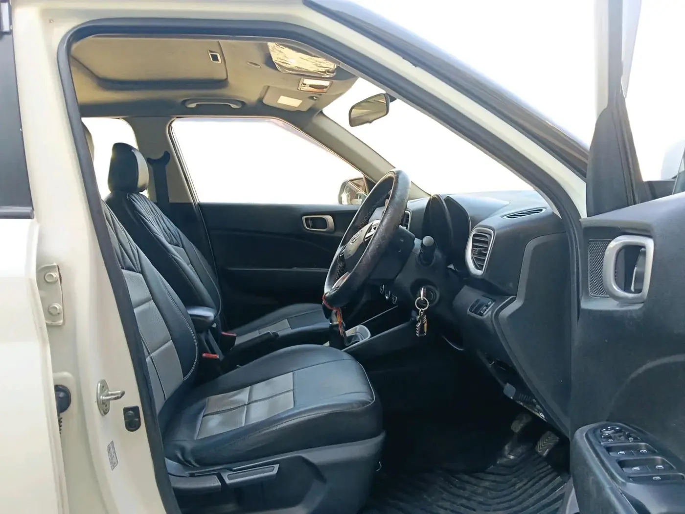 2020 Hyundai VENUE SX 1.5 CRDI, Diesel, Manual, 63,115 km, interior