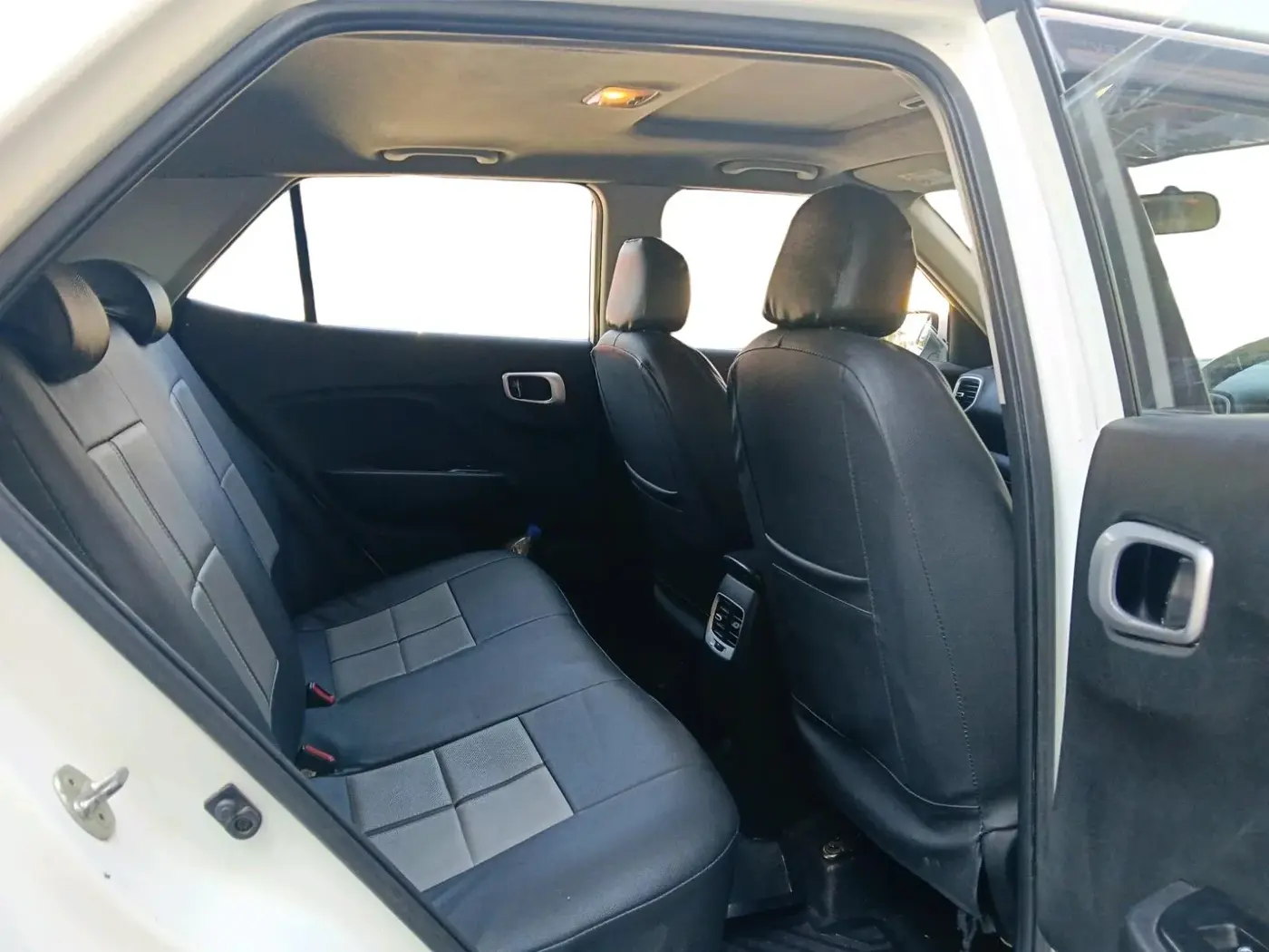 2020 Hyundai VENUE SX 1.5 CRDI, Diesel, Manual, 63,115 km, interior