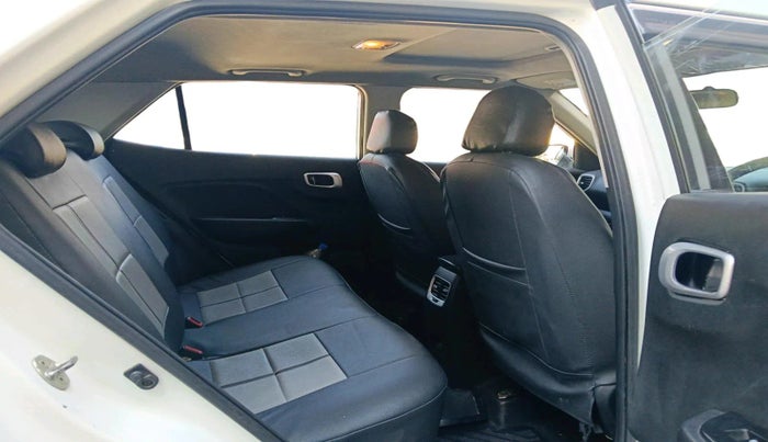 2020 Hyundai VENUE SX 1.5 CRDI, Diesel, Manual, 63,115 km, interior