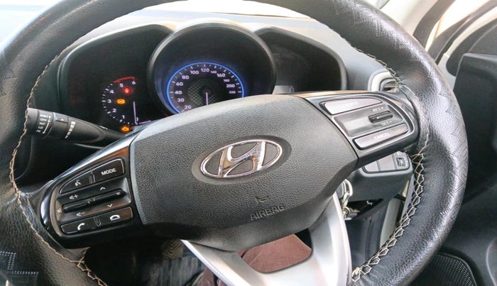 2020 Hyundai VENUE SX 1.5 CRDI, Diesel, Manual, 63,115 km, interior