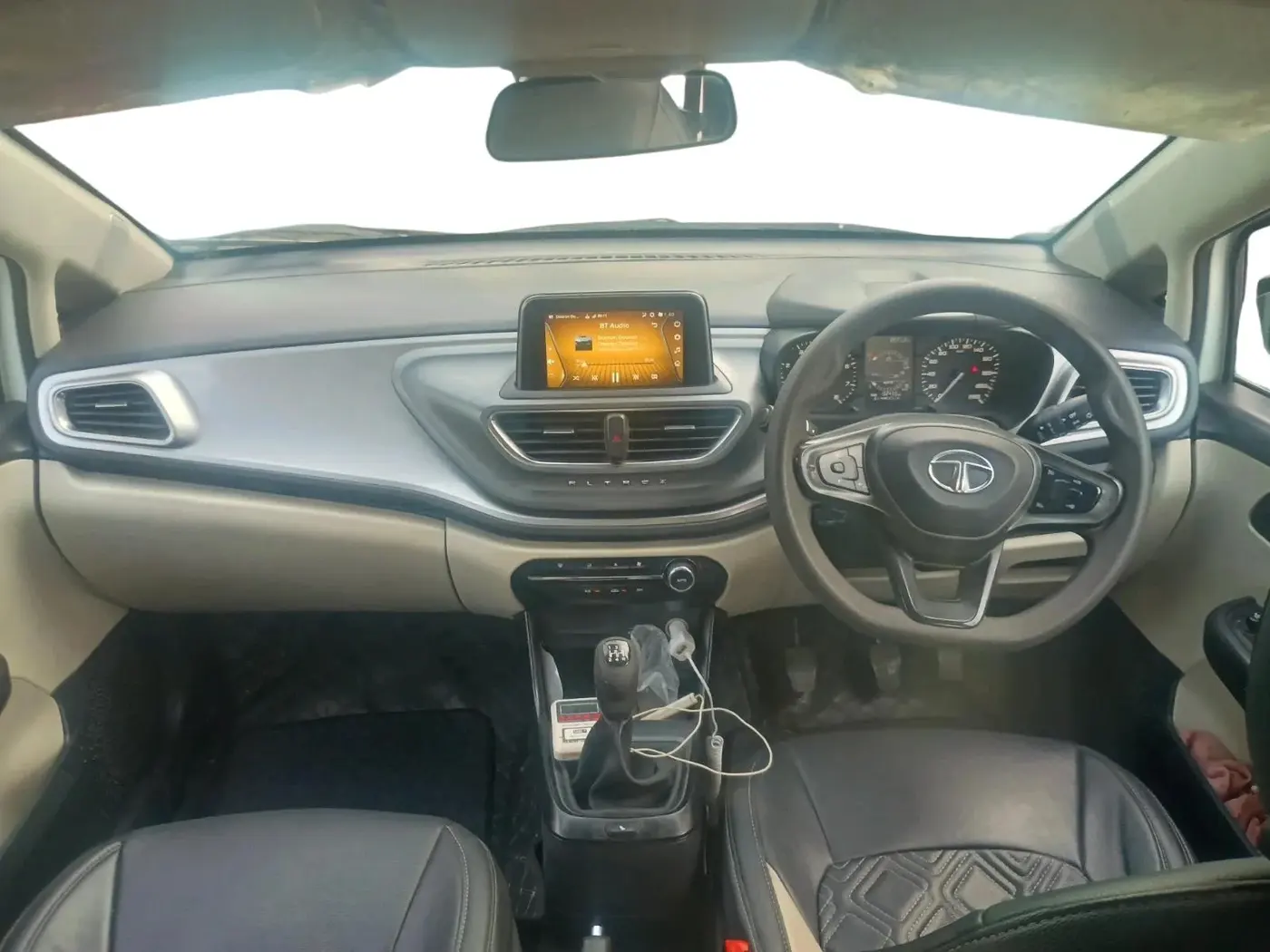 2022 Tata ALTROZ XT DIESEL, Diesel, Manual, 1,32,433 km, interior