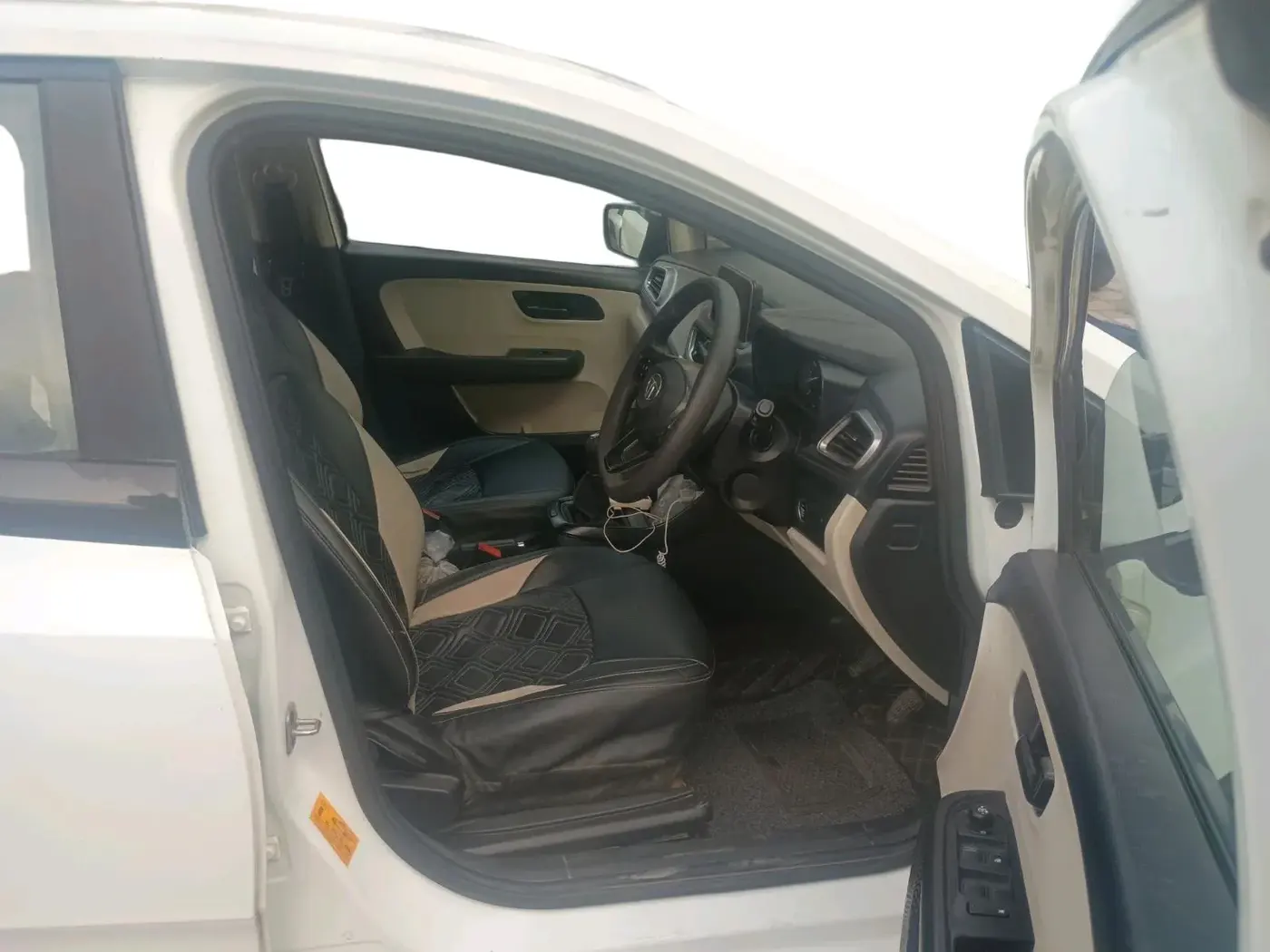 2022 Tata ALTROZ XT DIESEL, Diesel, Manual, 1,32,433 km, interior
