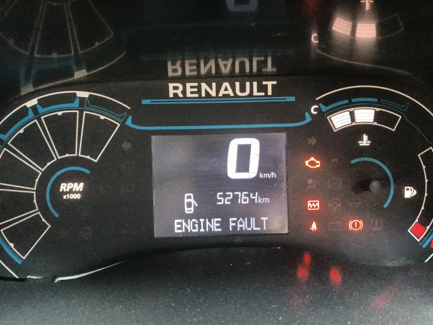 2022 Renault TRIBER RXT, Petrol, Manual, 52,765 km, interior