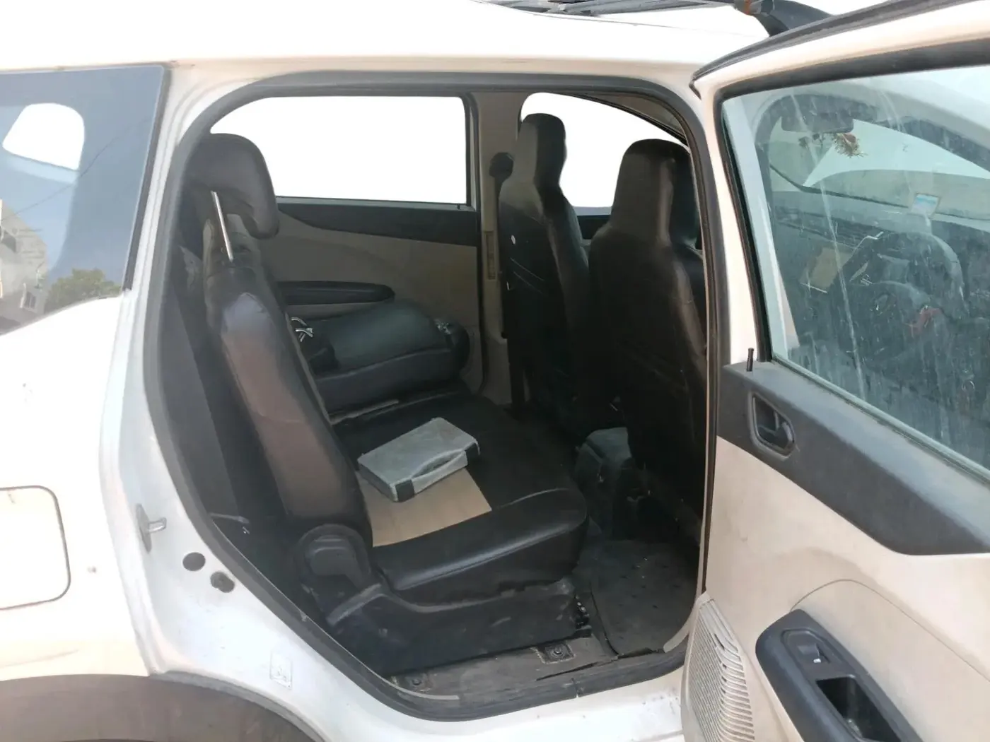 2022 Renault TRIBER RXT, Petrol, Manual, 52,765 km, interior