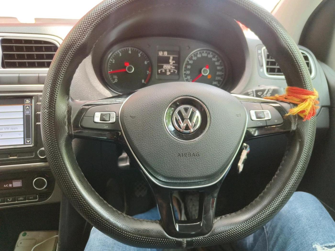2022 Volkswagen Polo HIGHLINE PLUS 1.0L TSI, Petrol, Manual, 25,564 km, interior