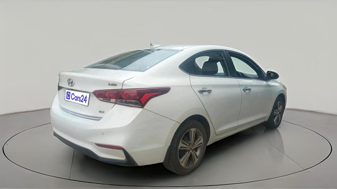 2019 Hyundai Verna 1.6 CRDI SX + AT, Diesel, Automatic, 94,739 km, exterior
