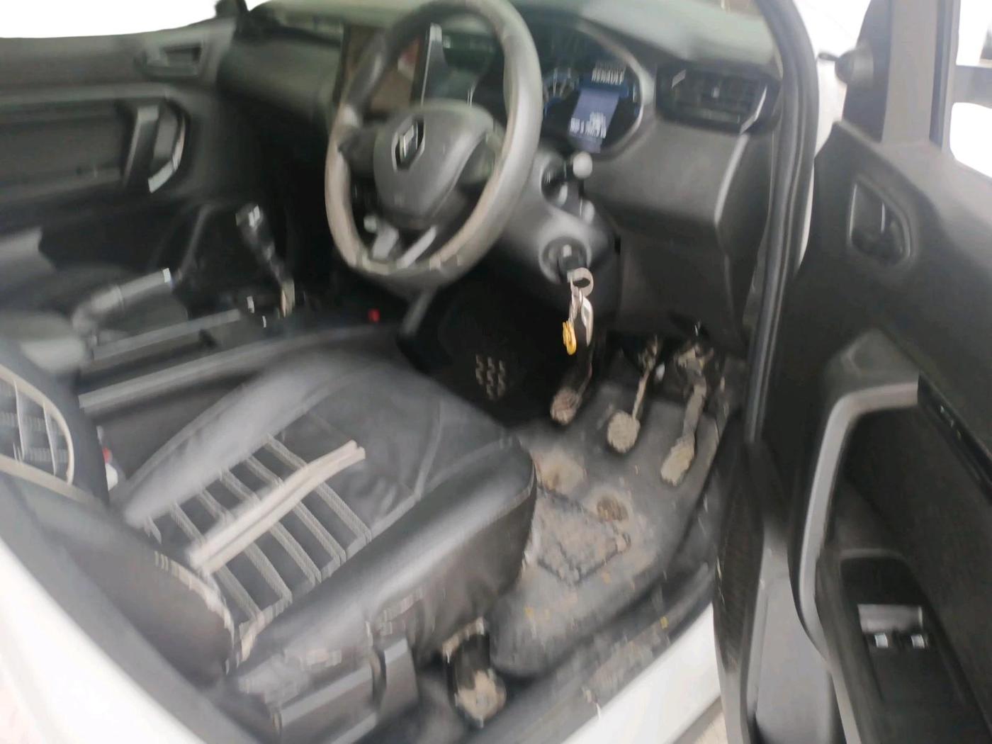 2023 Renault Kiger RXE MT, Petrol, Manual, 24,260 km, interior