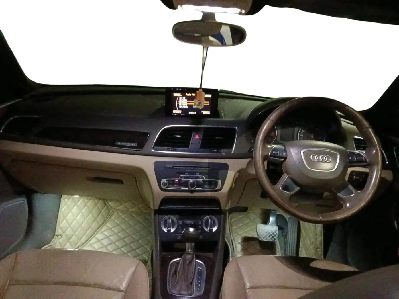 2012 Audi Q3 2.0 TDI QUATTRO, Diesel, Automatic, 68,888 km, interior