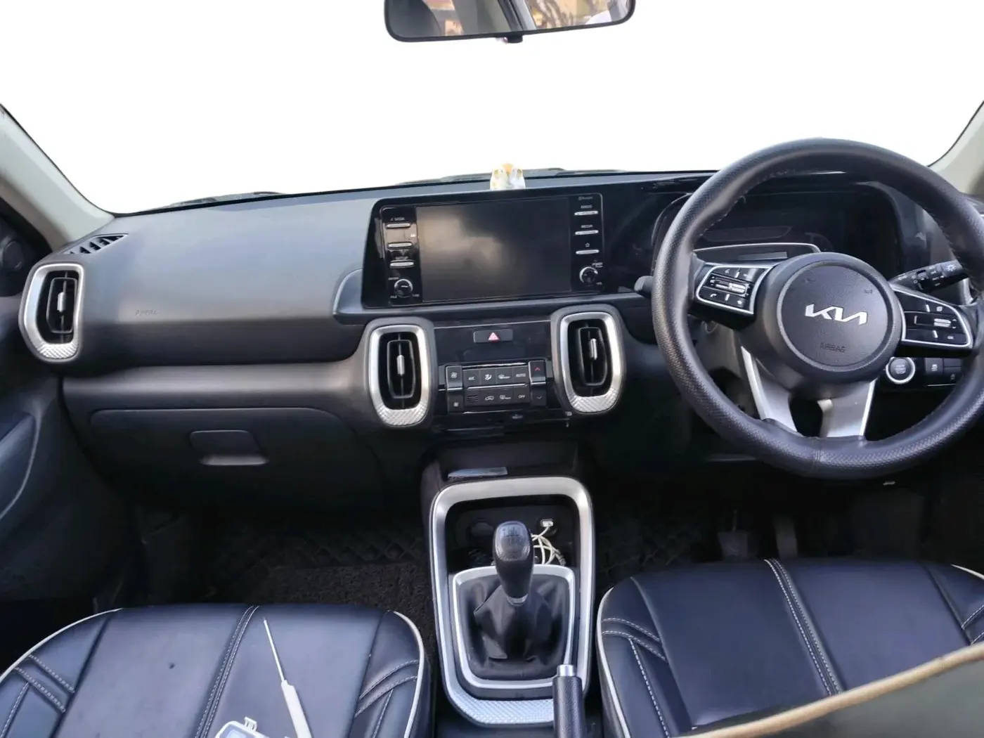 2023 KIA SONET HTK PLUS 1.0 IMT, Petrol, Manual, 13,827 km, interior