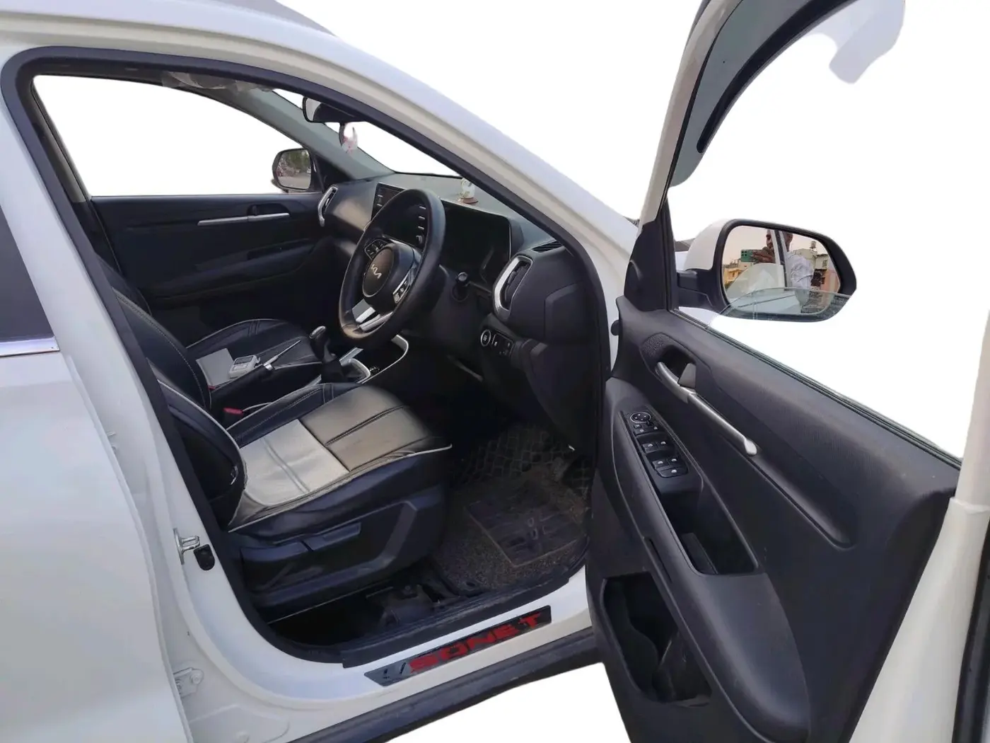 2023 KIA SONET HTK PLUS 1.0 IMT, Petrol, Manual, 13,827 km, interior