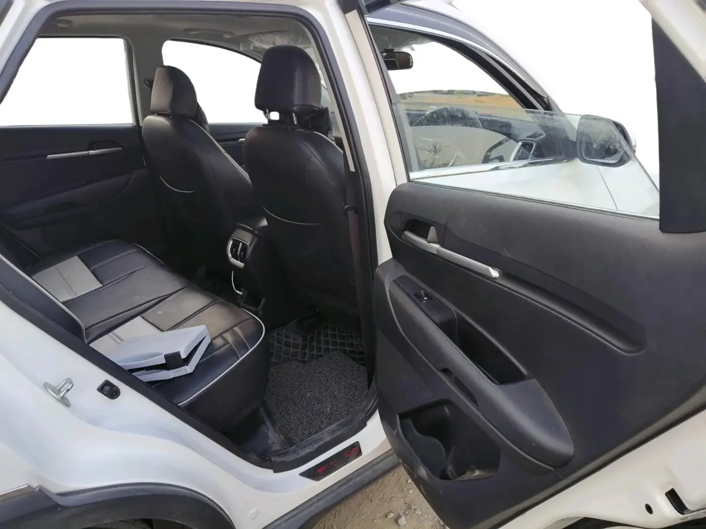 2023 KIA SONET HTK PLUS 1.0 IMT, Petrol, Manual, 13,827 km, interior