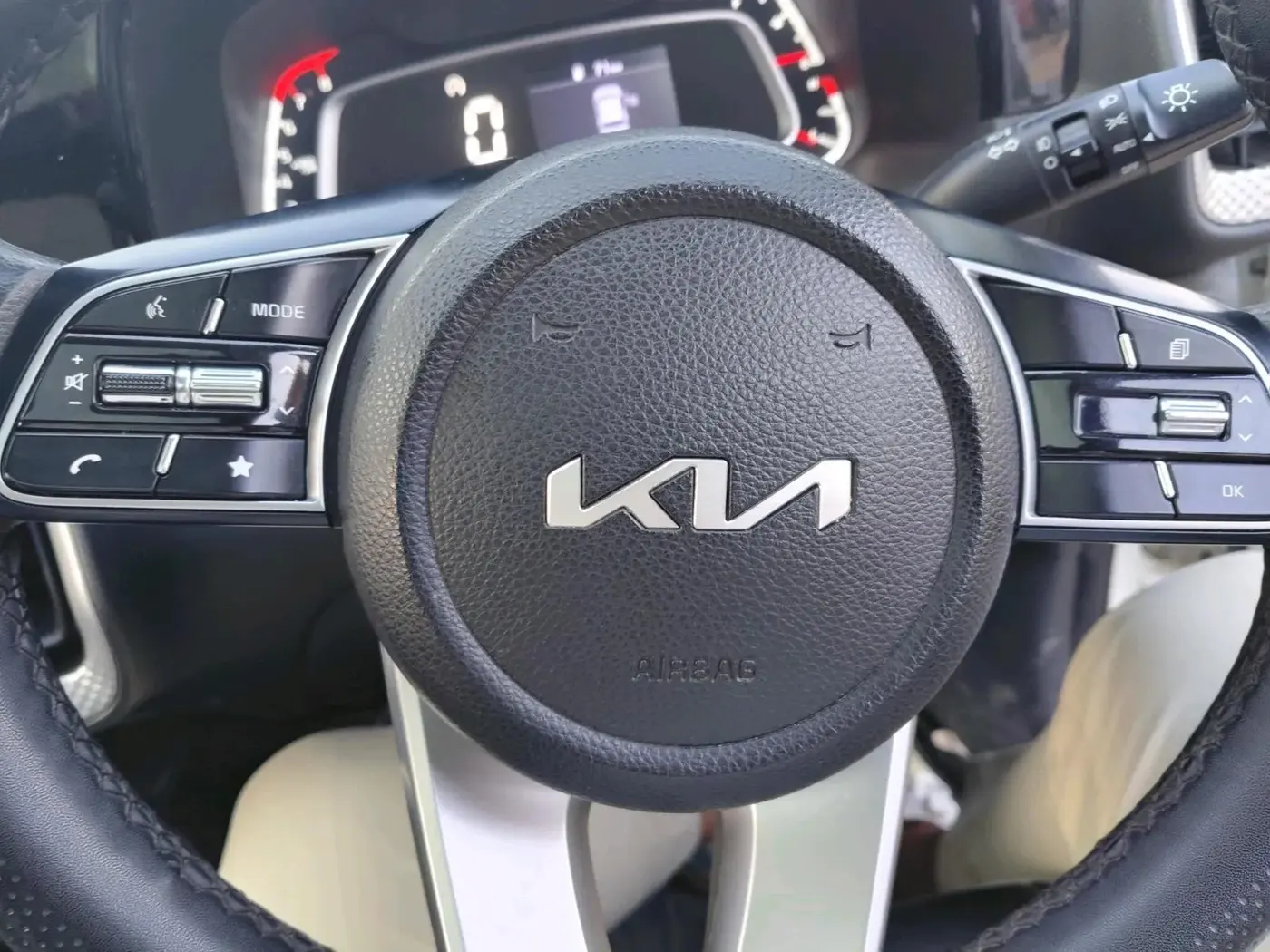2023 KIA SONET HTK PLUS 1.0 IMT, Petrol, Manual, 13,827 km, interior