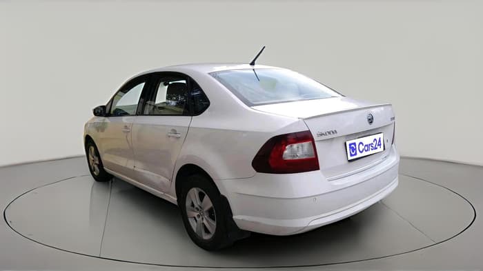 2016 Skoda Rapid 1.5 TDI CR ELEGANCE AT, Diesel, Automatic, 1,53,866 km, exterior