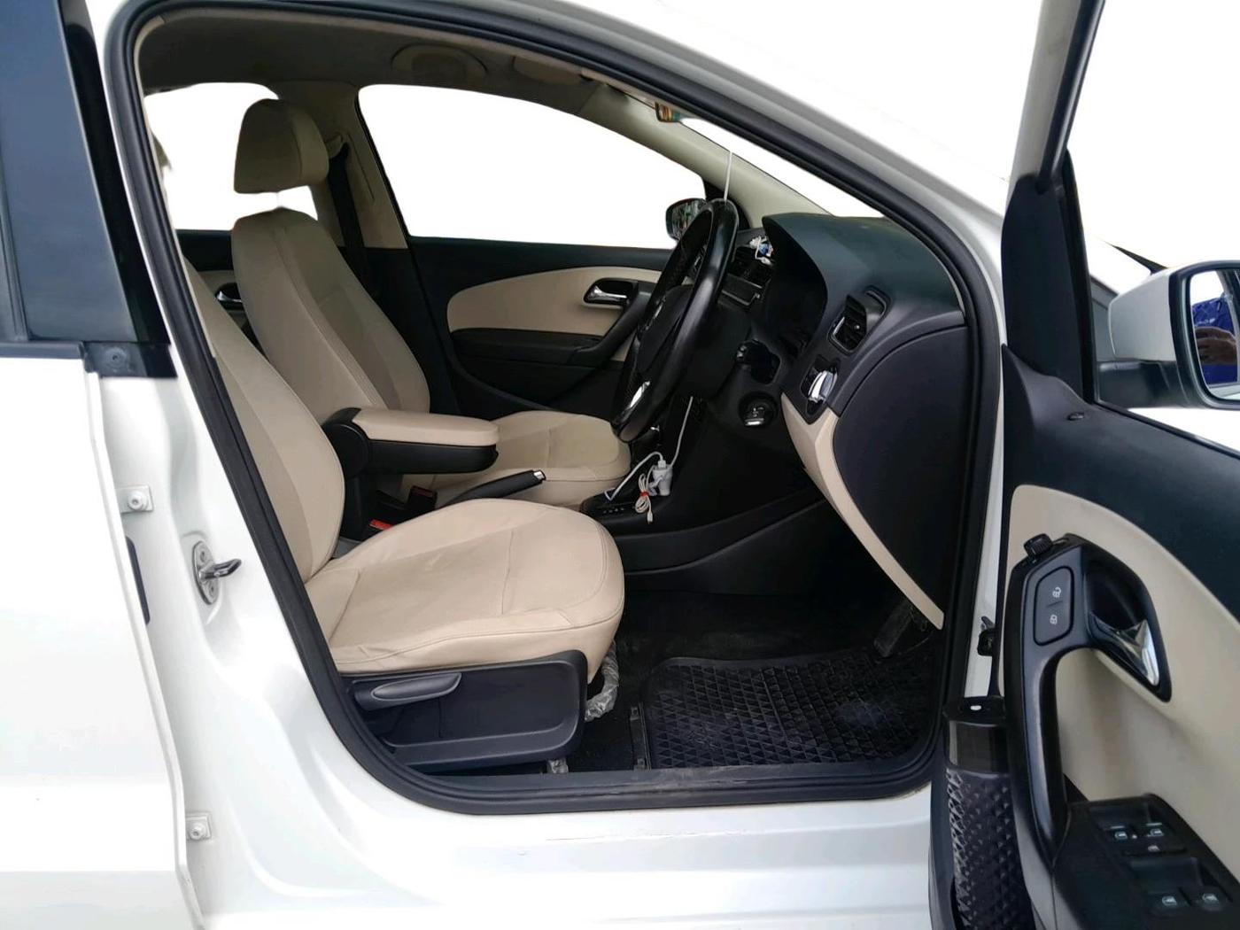 2016 Skoda Rapid 1.5 TDI CR ELEGANCE AT, Diesel, Automatic, 1,53,866 km, interior