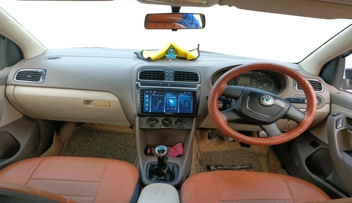 2013 Skoda Rapid AMBITION 1.6 TDI CR MT PLUS, Diesel, Manual, 77,357 km, interior