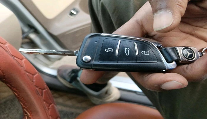 2013 Skoda Rapid AMBITION 1.6 TDI CR MT PLUS, Diesel, Manual, 77,357 km, interior