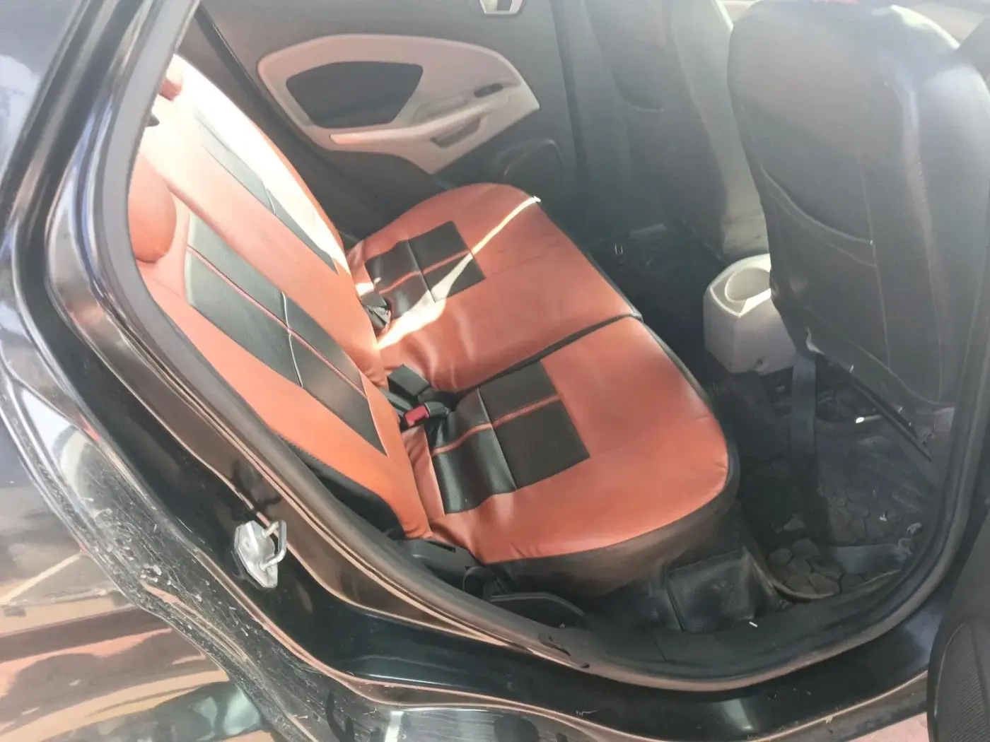 2017 Ford Ecosport TITANIUM 1.5L DIESEL, Diesel, Manual, 1,05,208 km, interior