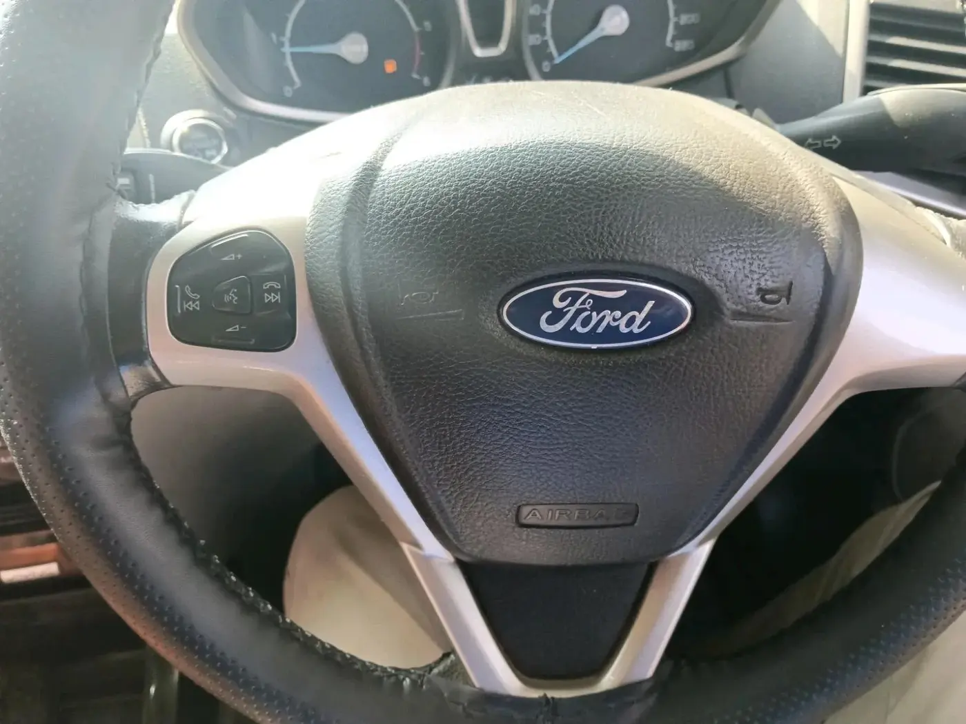 2017 Ford Ecosport TITANIUM 1.5L DIESEL, Diesel, Manual, 1,05,208 km, interior