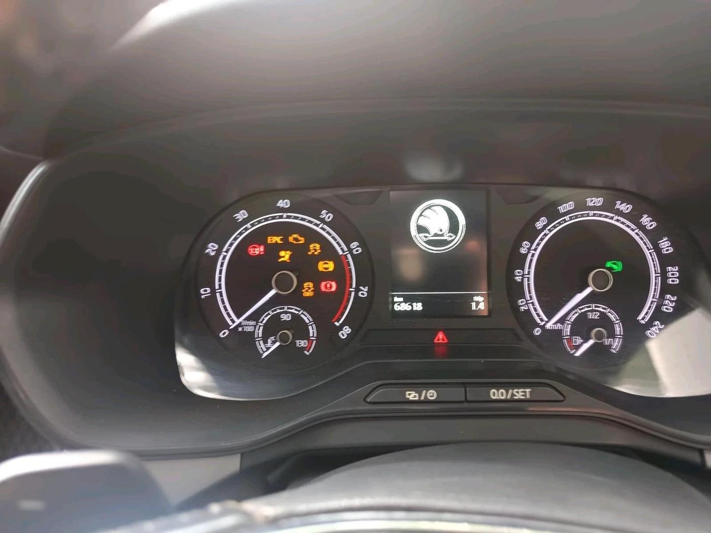 2022 Skoda KUSHAQ AMBITION 1.0L TSI AT, Petrol, Automatic, 68,618 km, interior