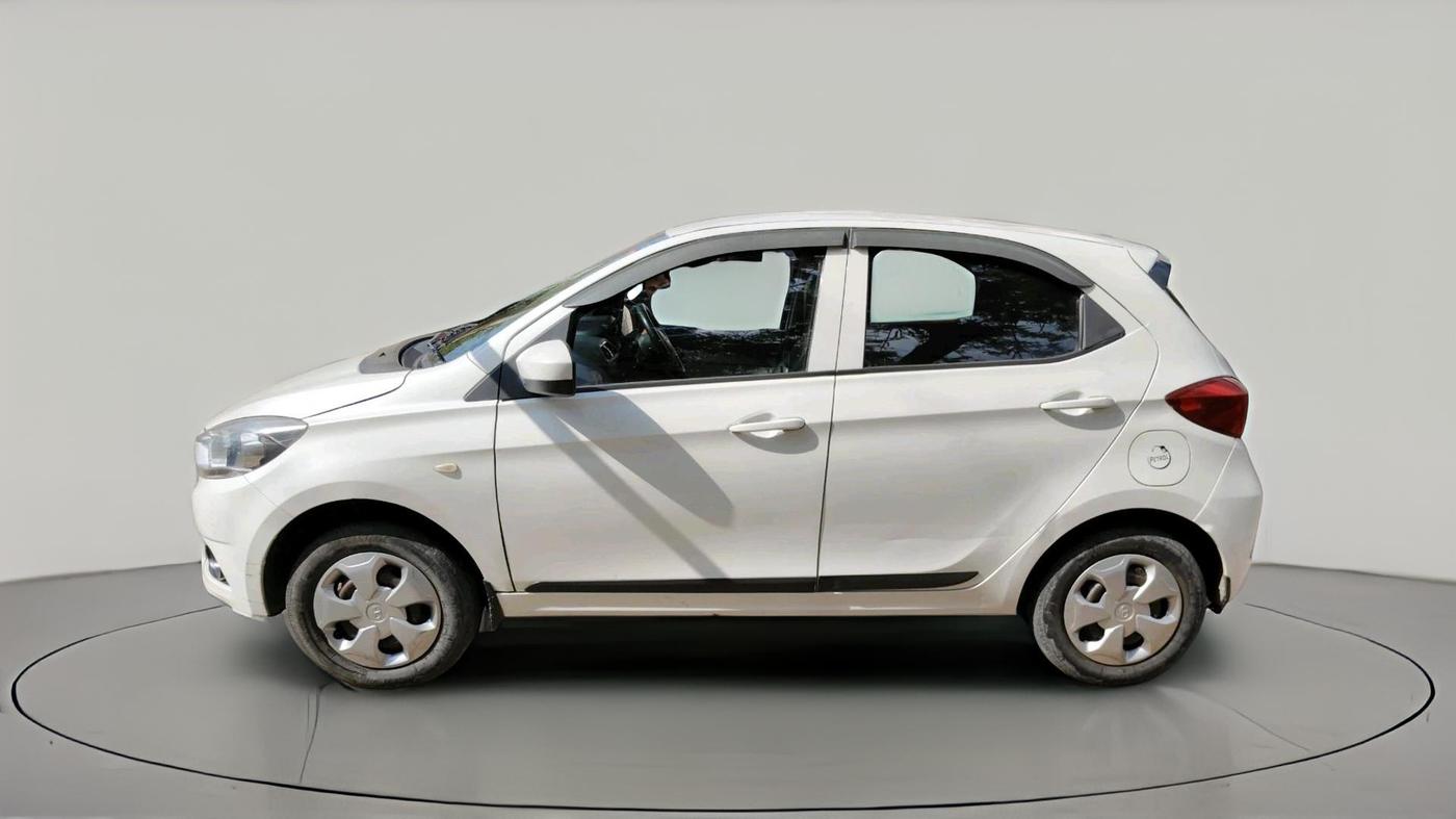 2018 Tata Tiago XT PETROL, Petrol, Manual, 76,220 km, exterior