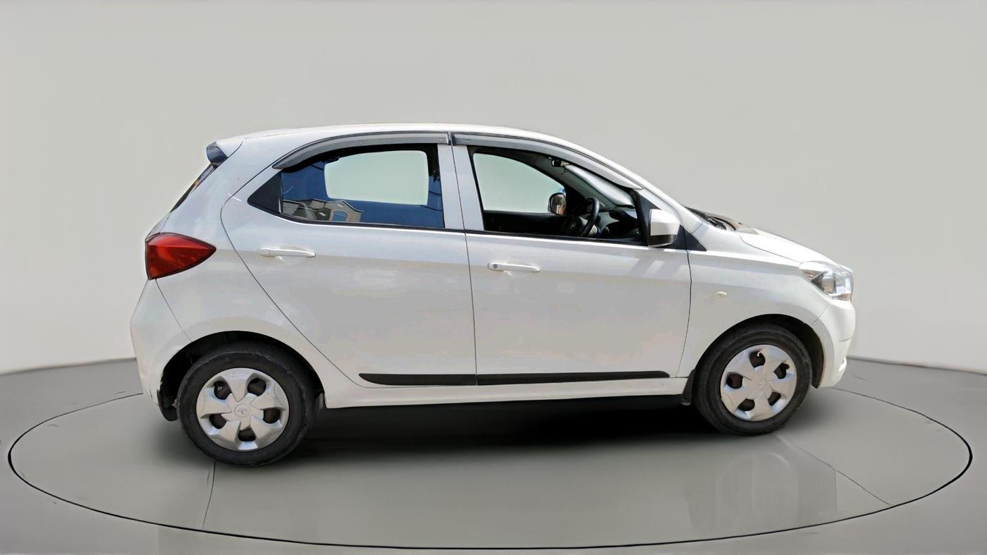 2018 Tata Tiago XT PETROL, Petrol, Manual, 76,220 km, exterior