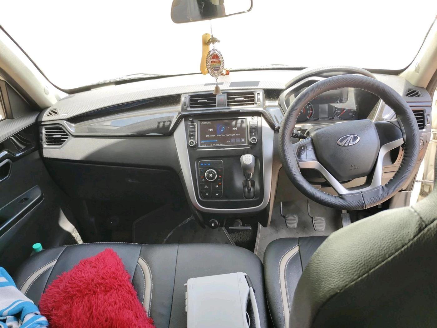 2017 Mahindra Kuv100 K8 6 STR, Petrol, Manual, 99,426 km, interior