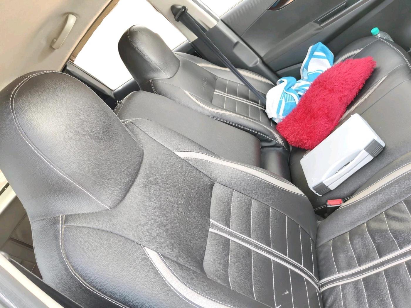 2017 Mahindra Kuv100 K8 6 STR, Petrol, Manual, 99,426 km, interior