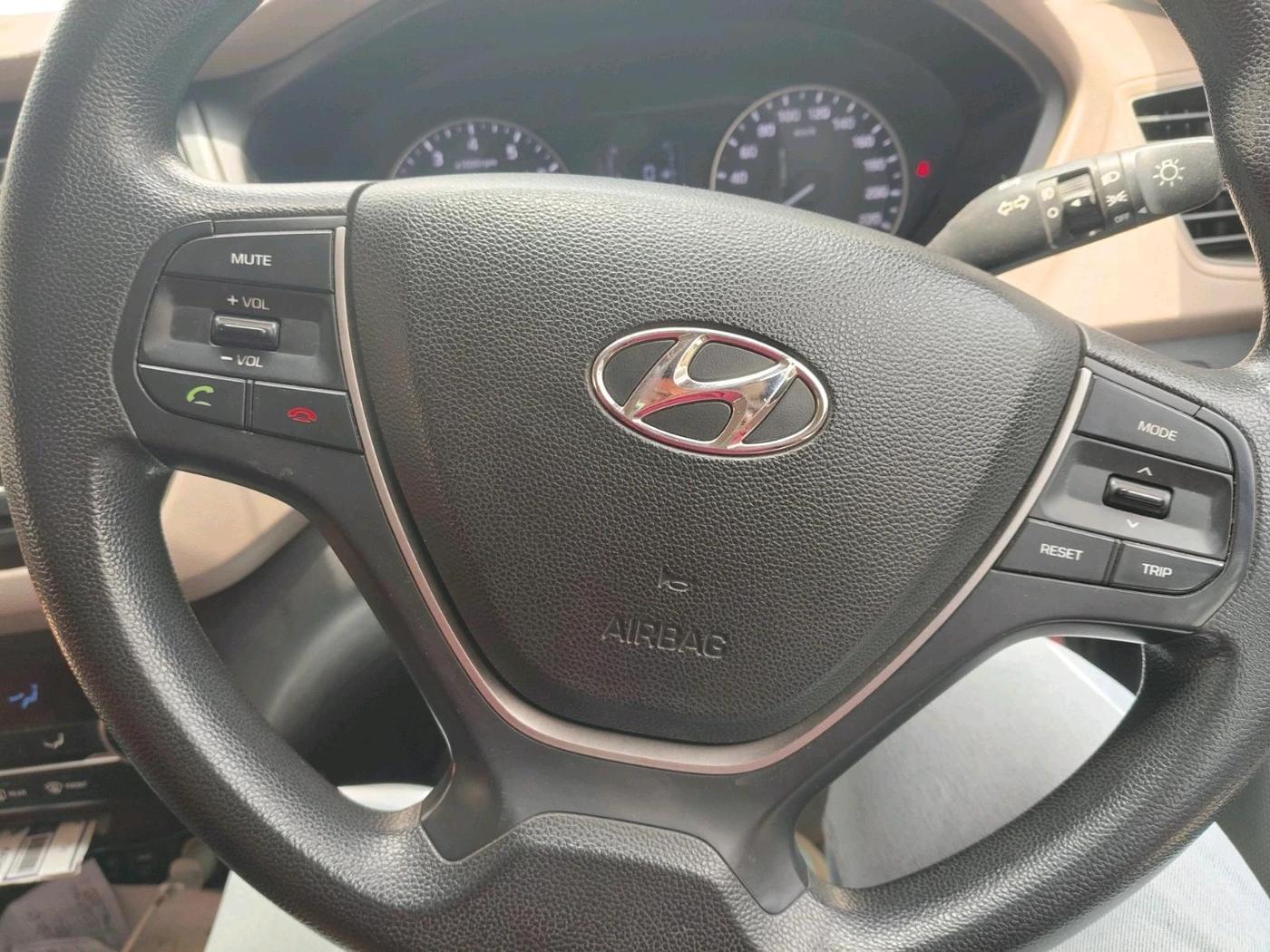 2016 Hyundai Elite i20 SPORTZ 1.2, Petrol, Manual, 1,00,203 km, interior