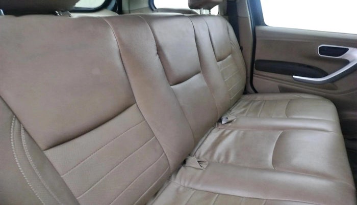 2015 Mahindra TUV300 T8, Diesel, Manual, 1,14,782 km, interior