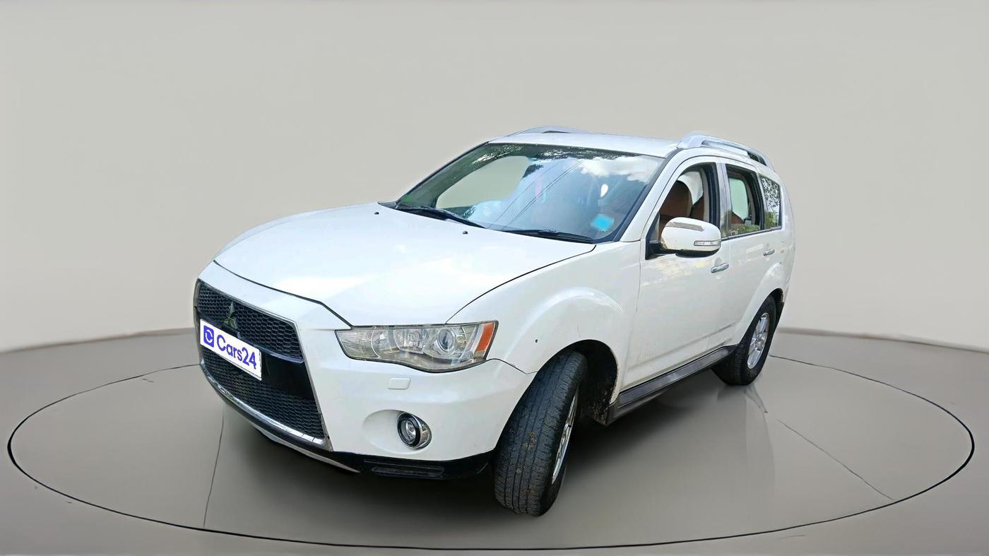 2011 Mitsubishi Outlander 2.4 MIVEC, Petrol, Automatic, 1,07,066 km, exterior