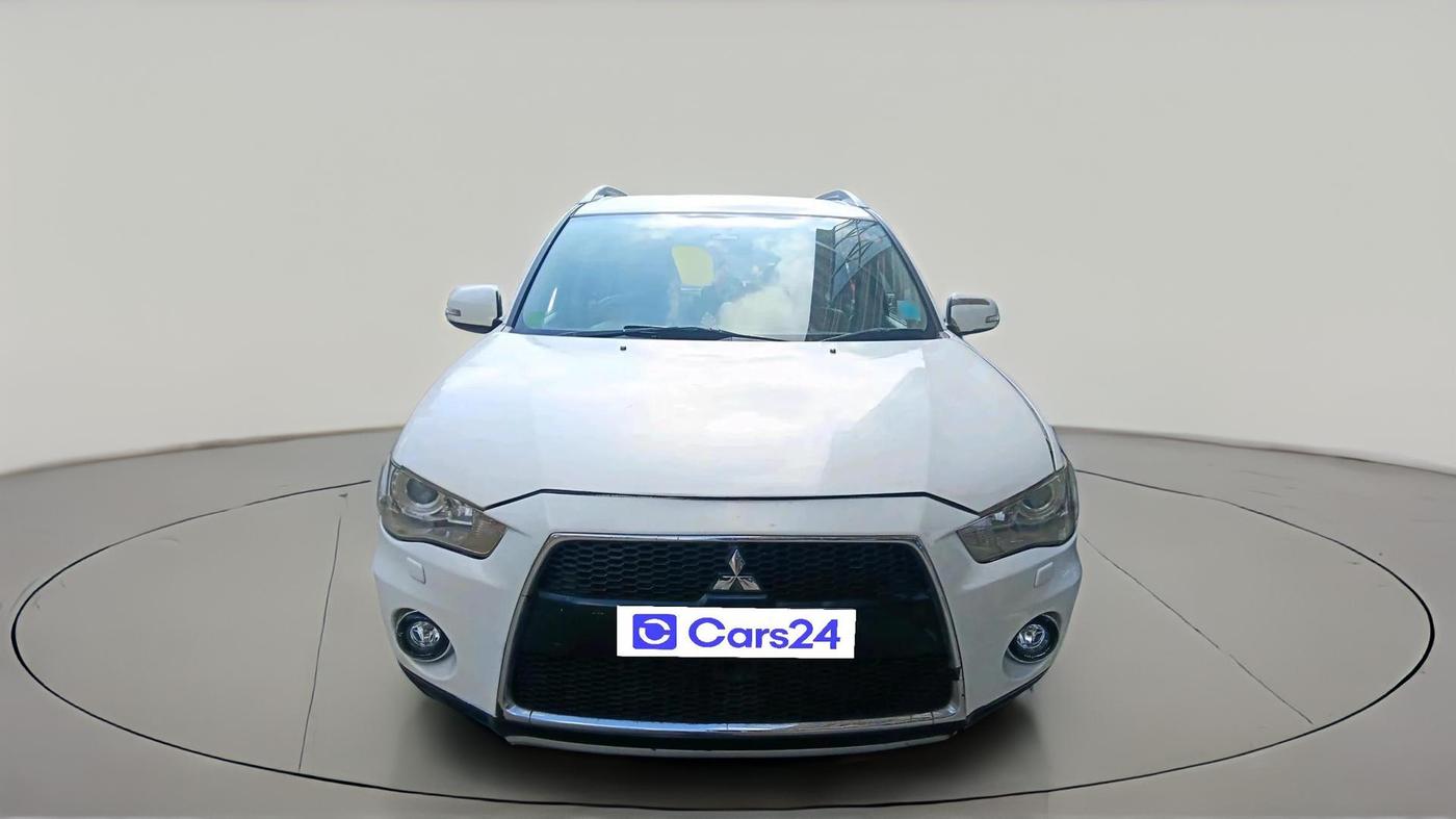 2011 Mitsubishi Outlander 2.4 MIVEC, Petrol, Automatic, 1,07,066 km, exterior