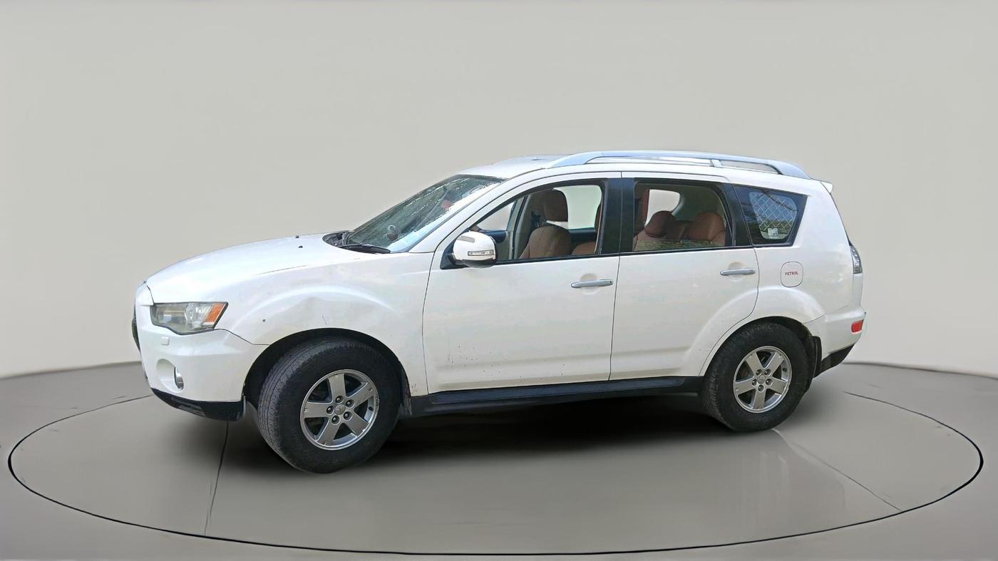 2011 Mitsubishi Outlander 2.4 MIVEC, Petrol, Automatic, 1,07,066 km, exterior