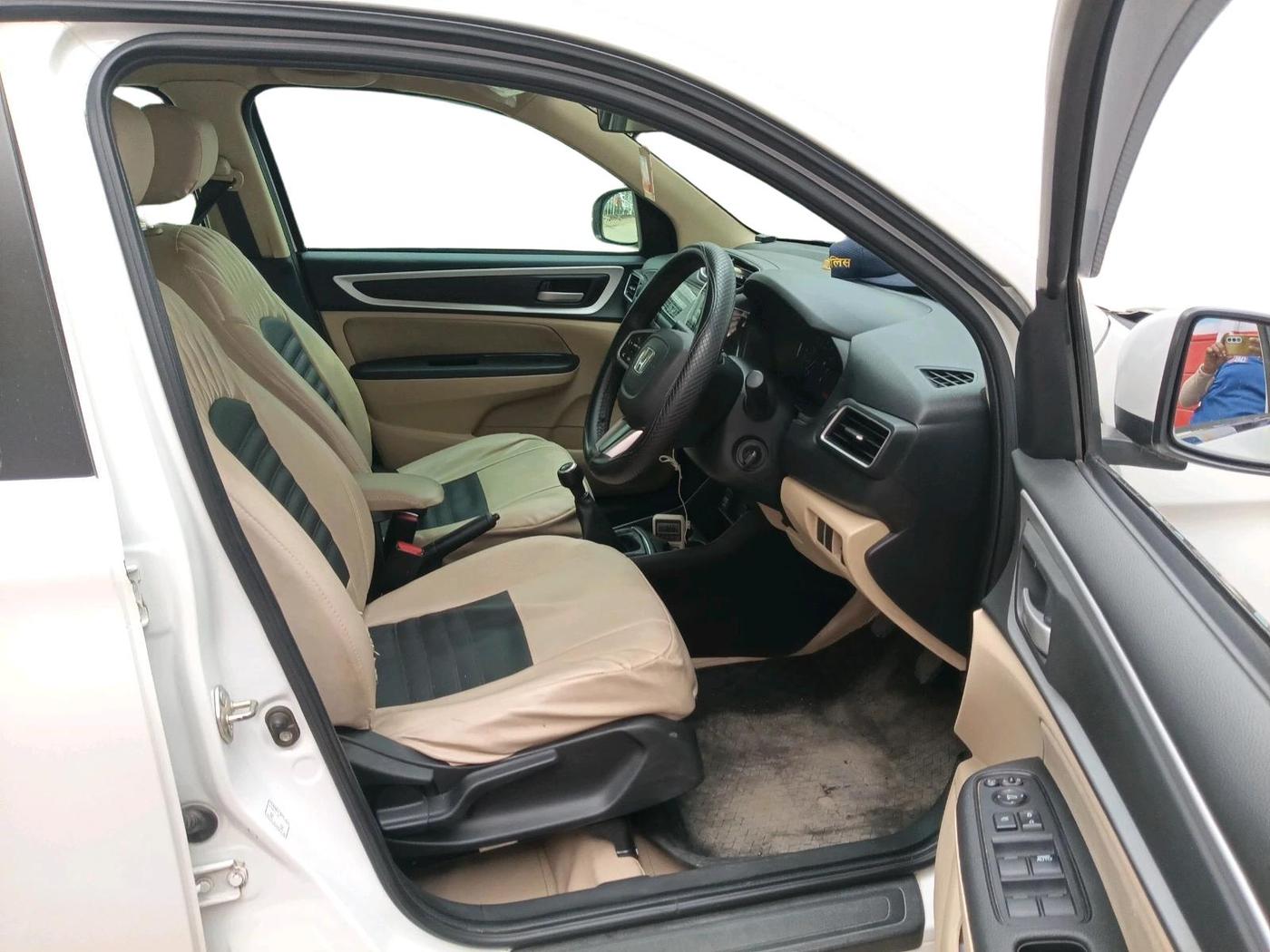 2024 Honda Amaze 1.2L I-VTEC S, Petrol, Manual, 31,302 km, interior