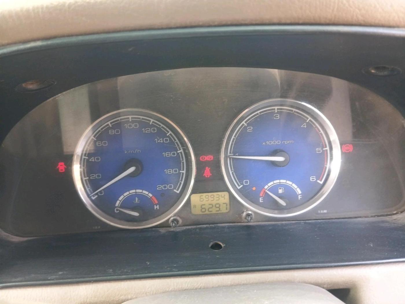 2011 Tata Safari 4X2 EX DICOR 2.2 VTT, Diesel, Manual, 69,934 km, interior