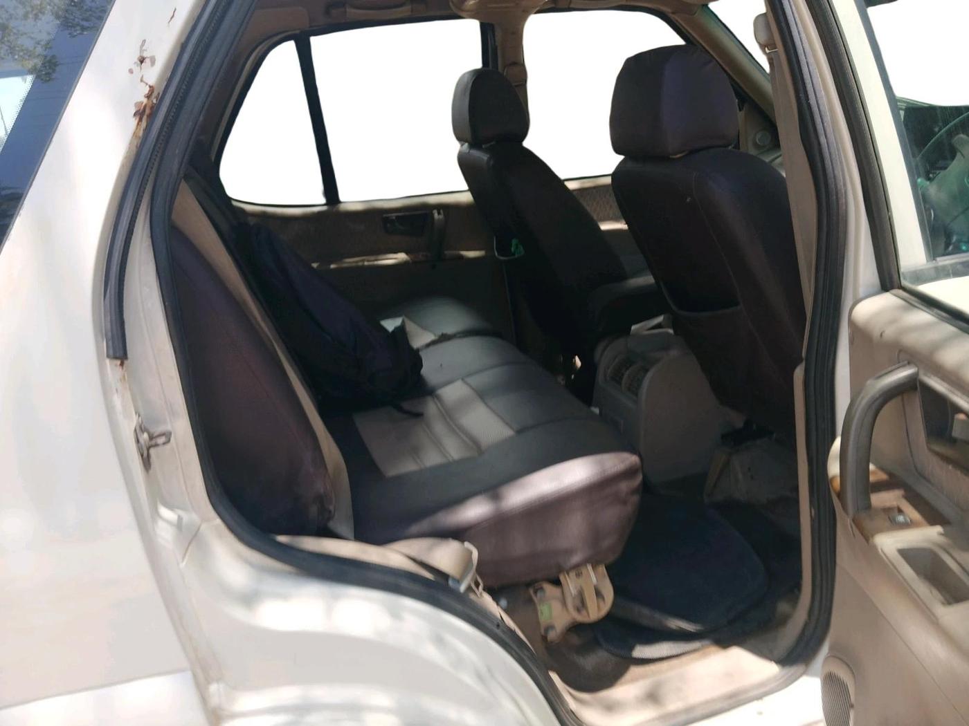 2011 Tata Safari 4X2 EX DICOR 2.2 VTT, Diesel, Manual, 69,934 km, interior