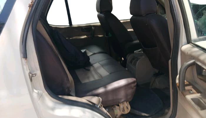 2011 Tata Safari 4X2 EX DICOR 2.2 VTT, Diesel, Manual, 69,934 km, interior