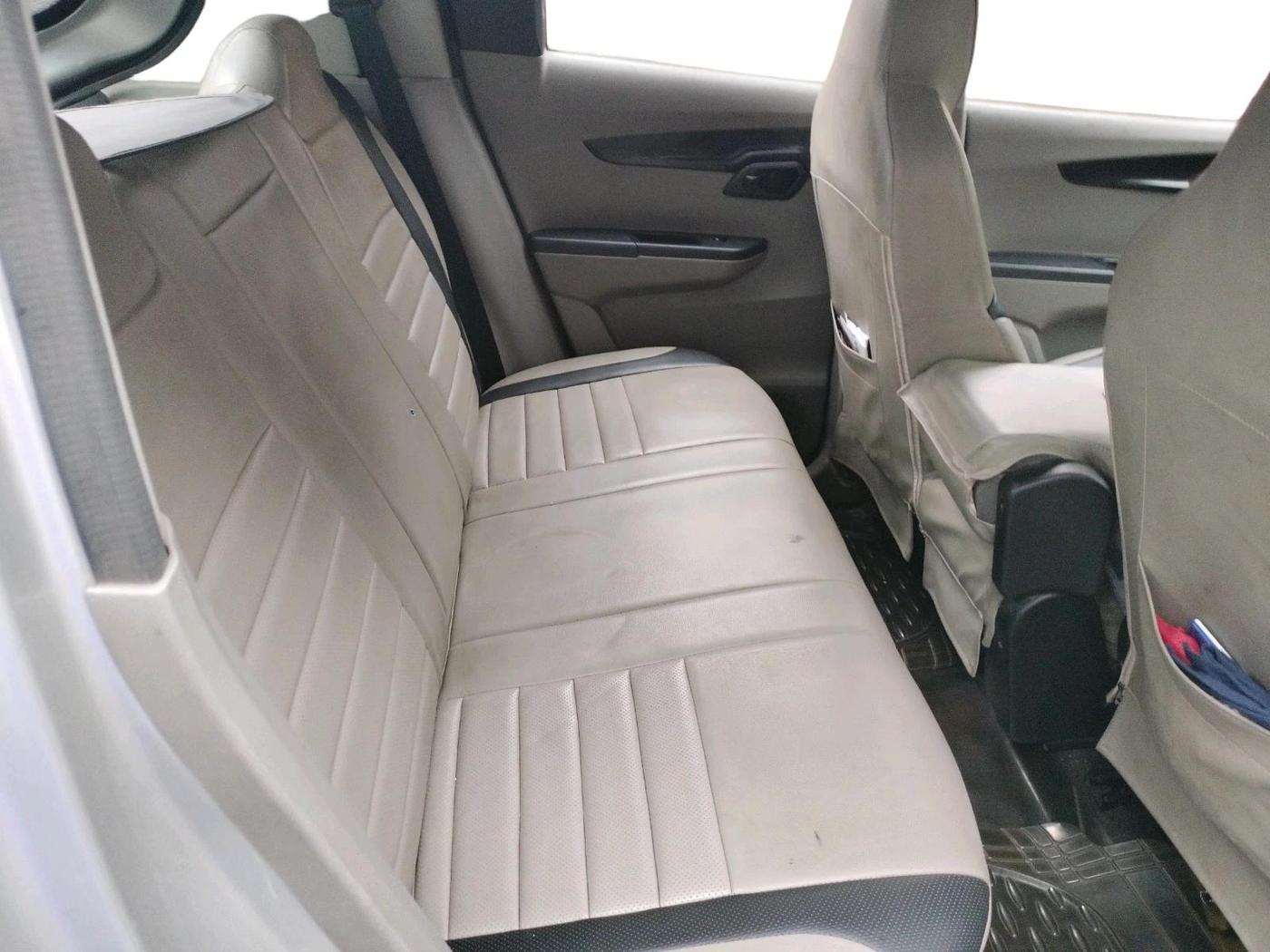2016 Mahindra Kuv100 K4 6 STR, Petrol, Manual, 73,345 km, interior