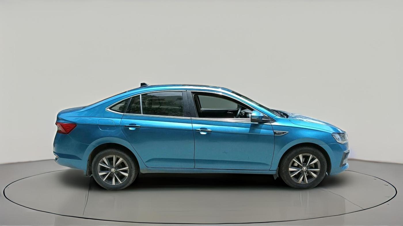 2022 Skoda SLAVIA STYLE 1.0L TSI MT, Petrol, Manual, 13,886 km, exterior